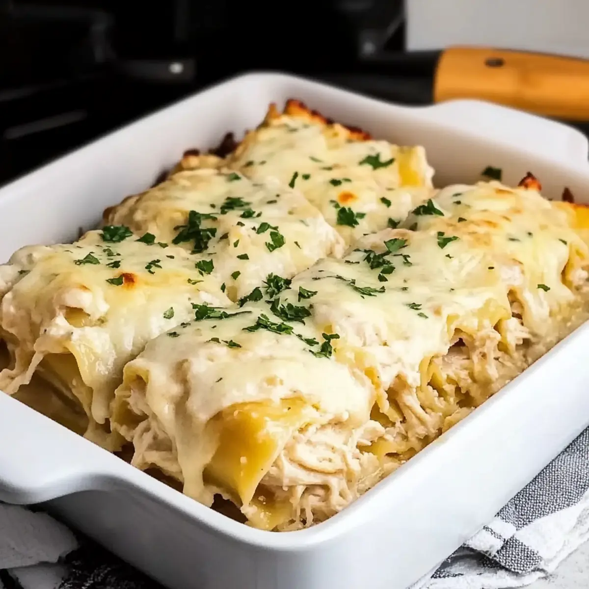 Chicken Alfredo Lasagna Roll Ups